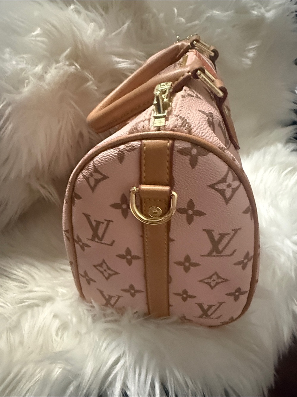 Very trendy fashionable , handbag, and Crossbody - Picture 3 of 6